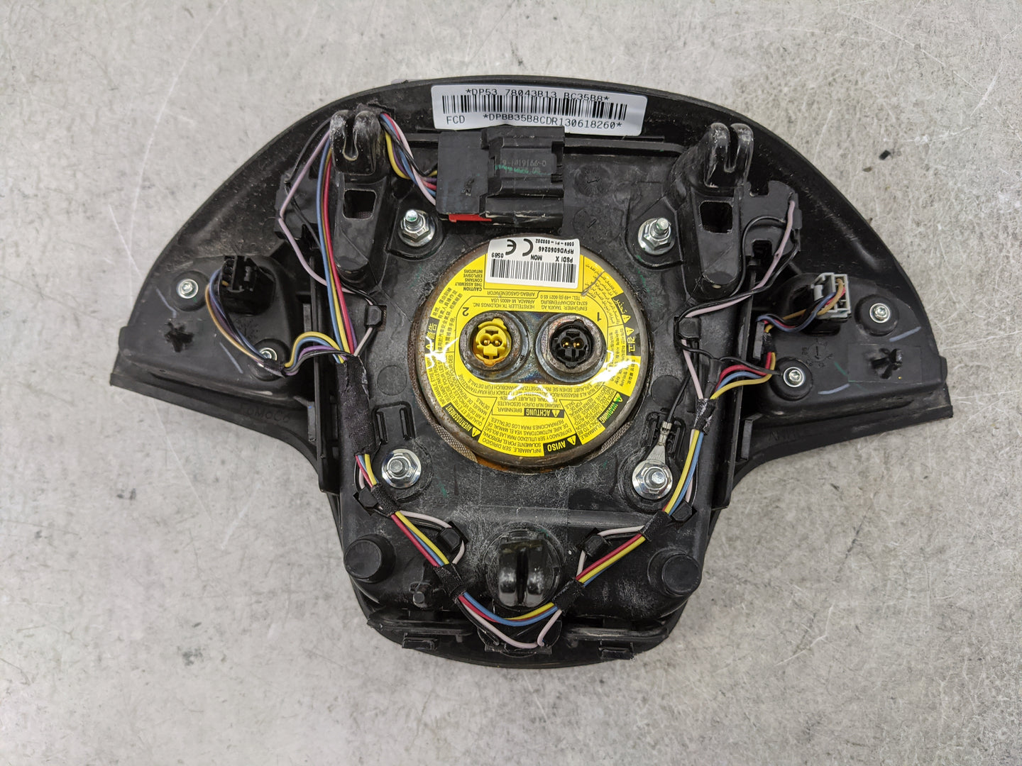 Lincoln Mkz Air Bag Driver Left Steering Wheel Mounted 1477528 - Oemusedautoparts1.com