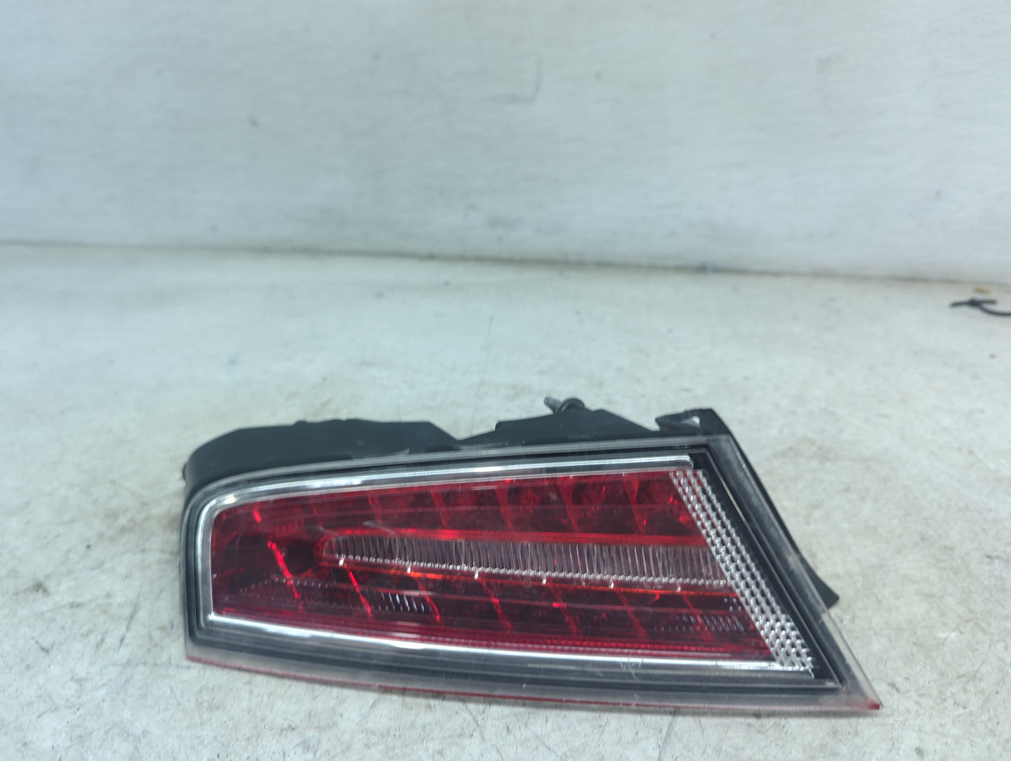 2013-2020 Lincoln Mkz Tail Light Assembly Driver Left OEM P/N:DP53-13A406-AK Fits Fits 2013 2014 2015 2016 2017 2018 2019 20