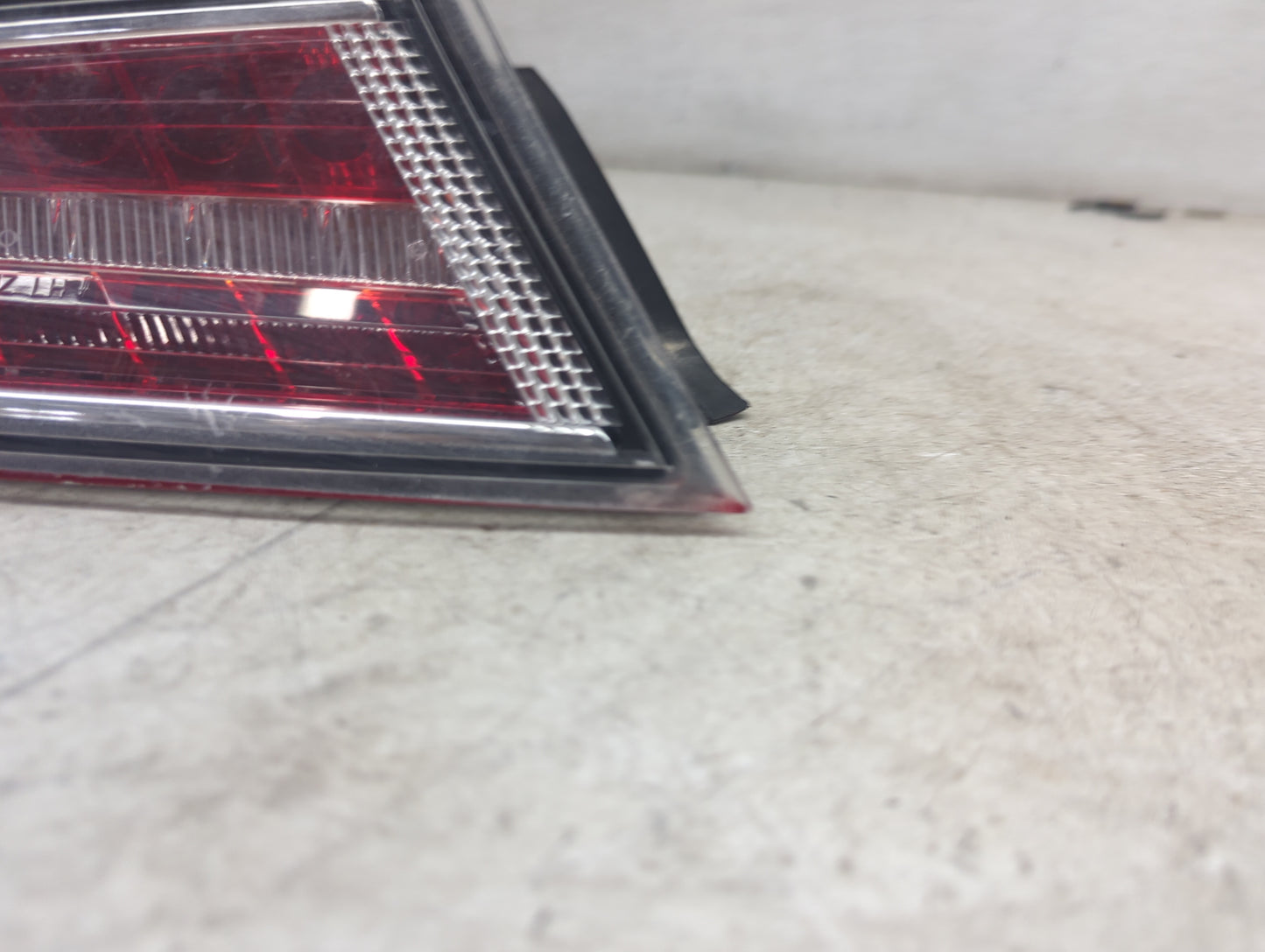 2013-2020 Lincoln Mkz Tail Light Assembly Driver Left OEM P/N:DP53-13A406-AK Fits Fits 2013 2014 2015 2016 2017 2018 2019 20