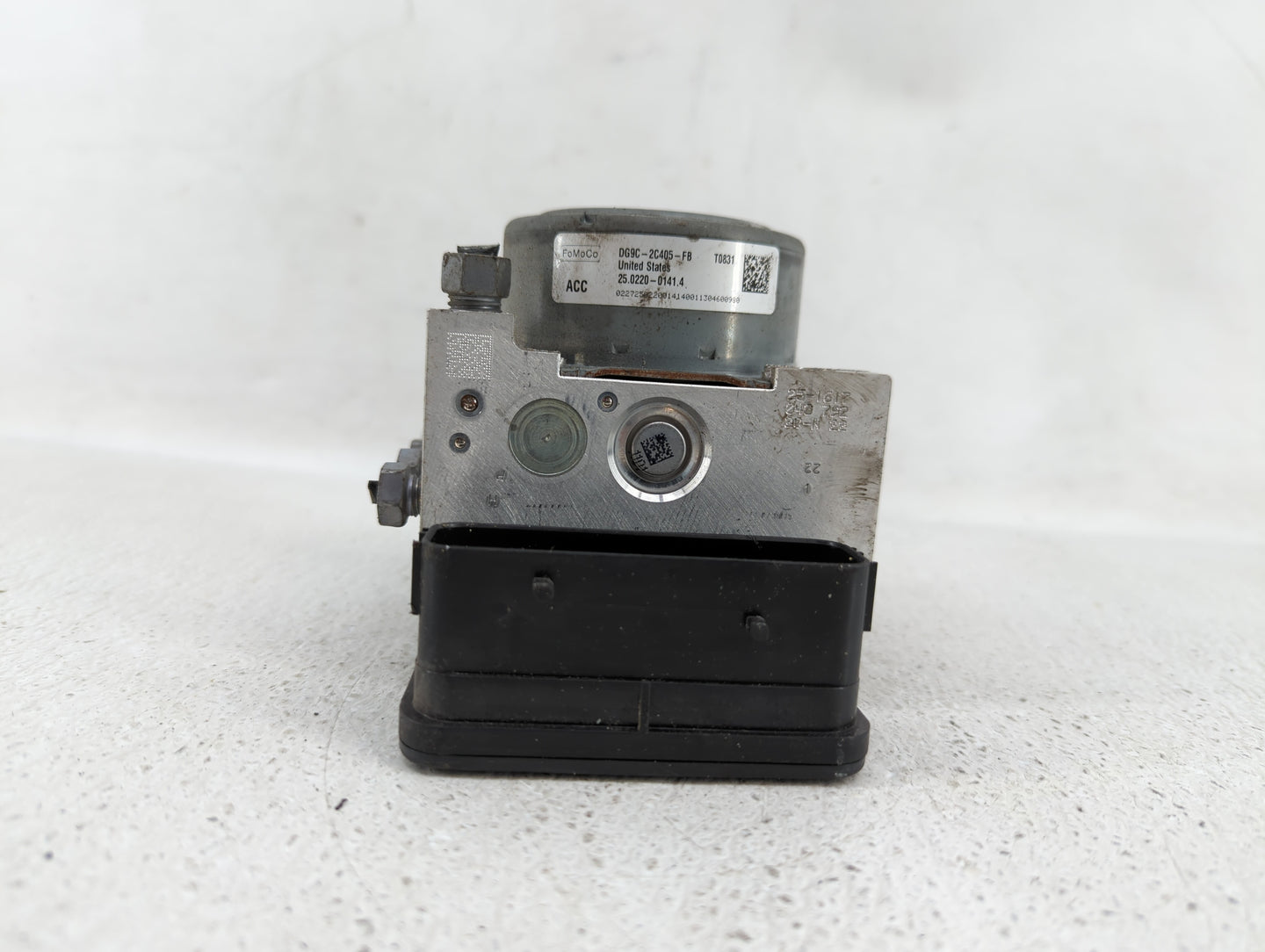 2013 Lincoln Mkz ABS Pump Control Module Replacement P/N:DG9C-2C405-FB Fits OEM Used Auto Parts - Oemusedautoparts1.com