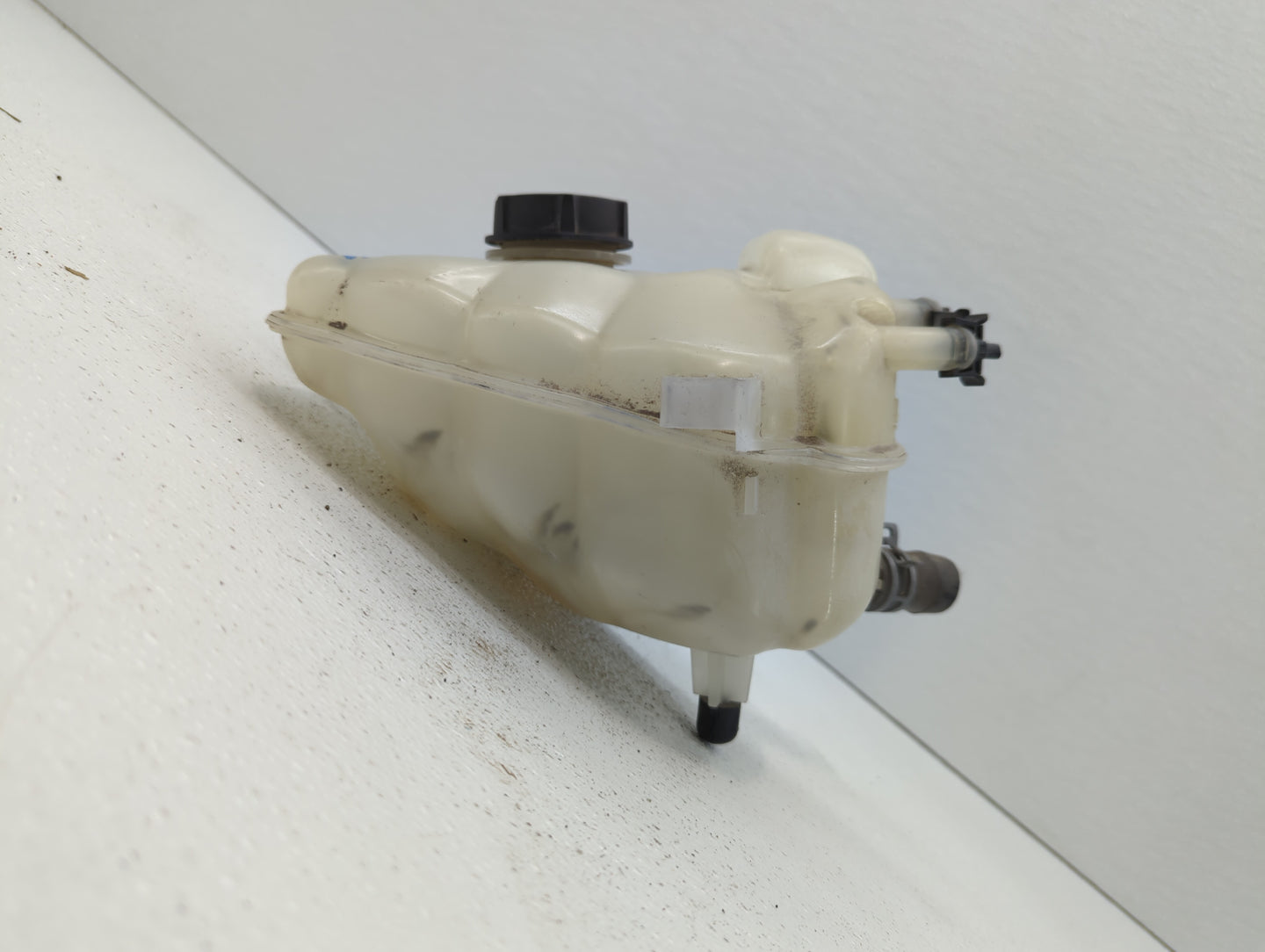 2013-2016 Lincoln Mkz Radiator Coolant Overflow Expansion Tank Bottle 384686 - Oemusedautoparts1.com