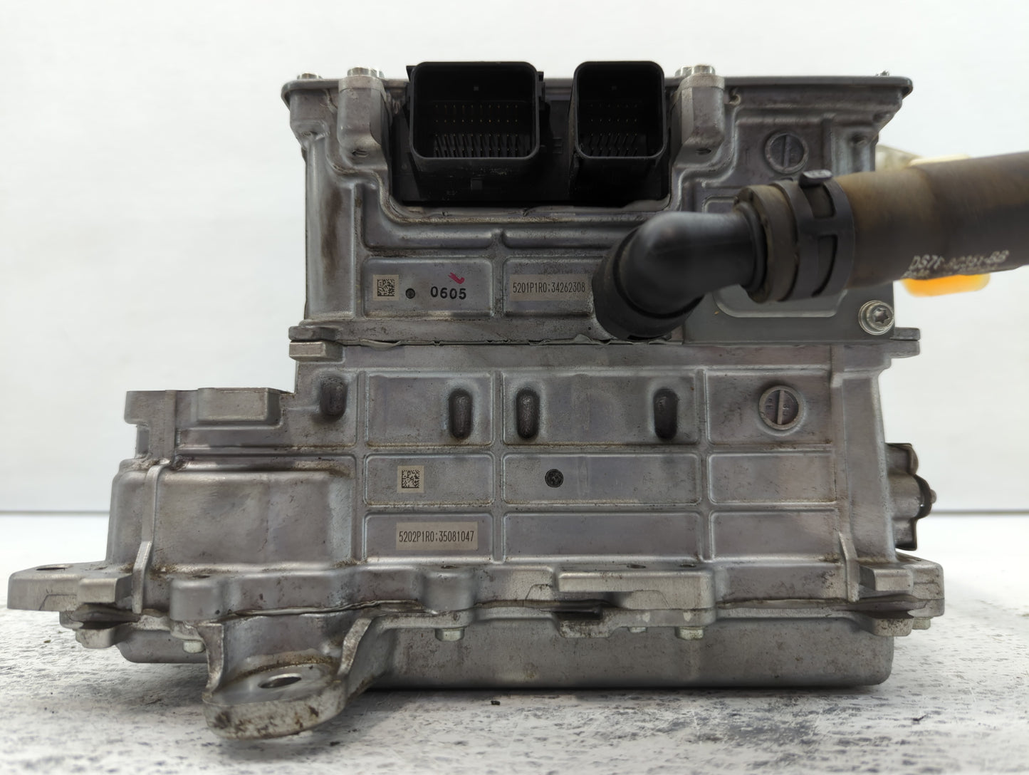 2013 Lincoln Mkz Hybrid DC Synergy Drive Power Inverter P/N:DG98-7B012-CL ES78-7B012-CA Fits OEM Used Auto Parts - Oemusedau