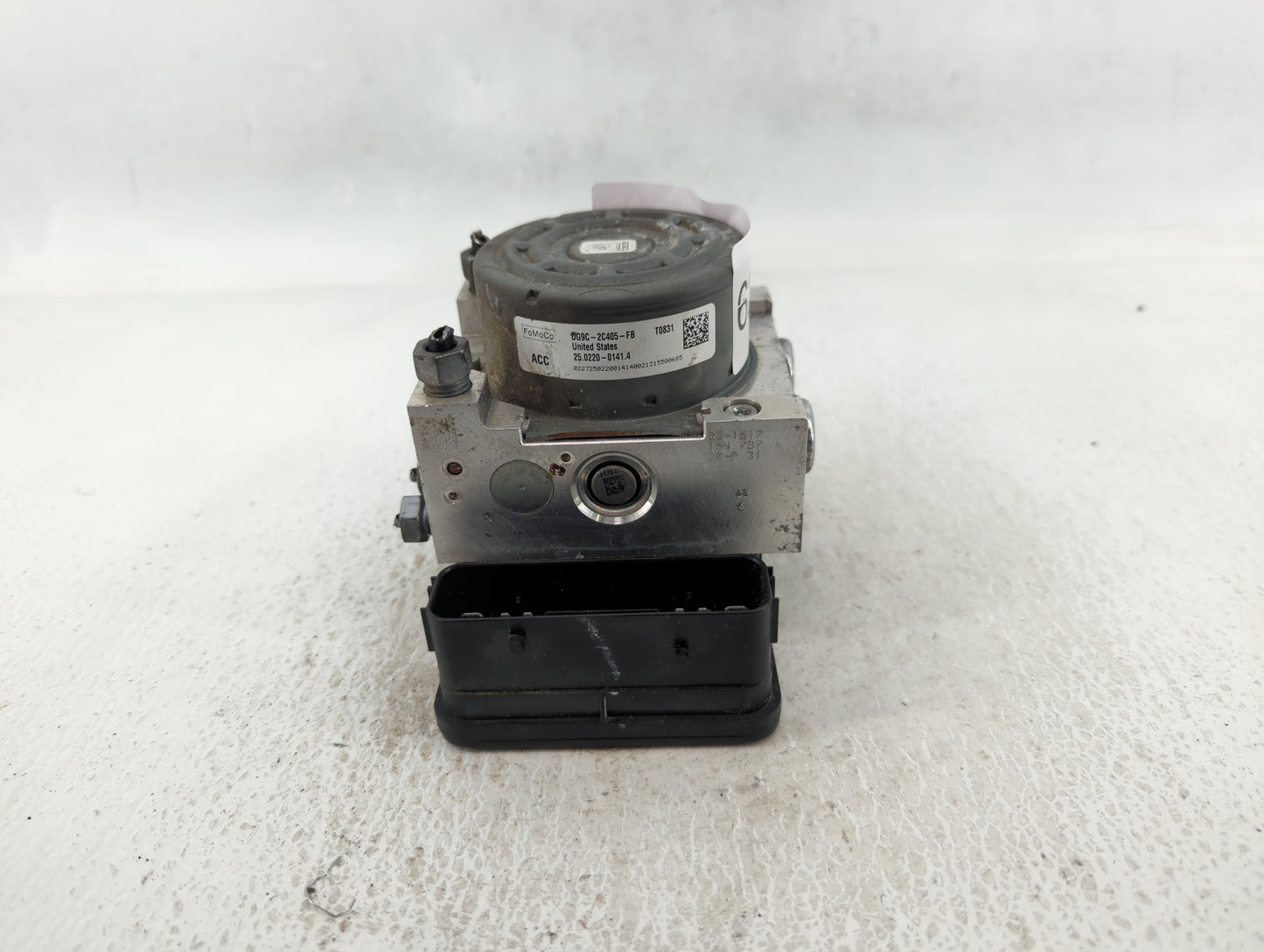 2013 Lincoln Mkz ABS Pump Control Module Replacement P/N:DG9C-2C405-FB Fits OEM Used Auto Parts - Oemusedautoparts1.com