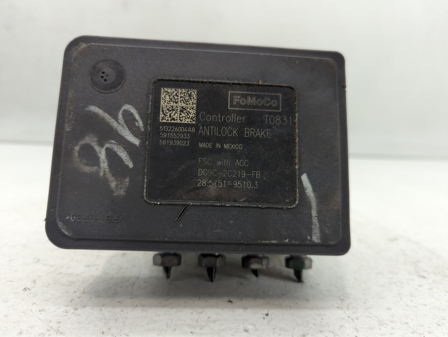 2013 Lincoln Mkz ABS Pump Control Module Replacement P/N:DG9C-2C405-FB Fits OEM Used Auto Parts - Oemusedautoparts1.com