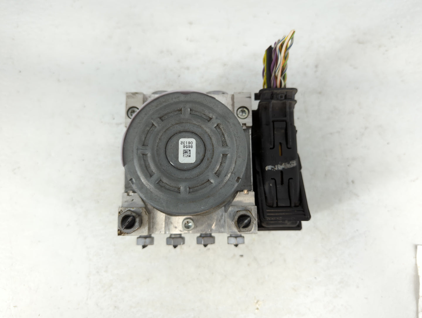 2013 Lincoln Mkz ABS Pump Control Module Replacement P/N:DG9C-2C405-FB Fits OEM Used Auto Parts - Oemusedautoparts1.com