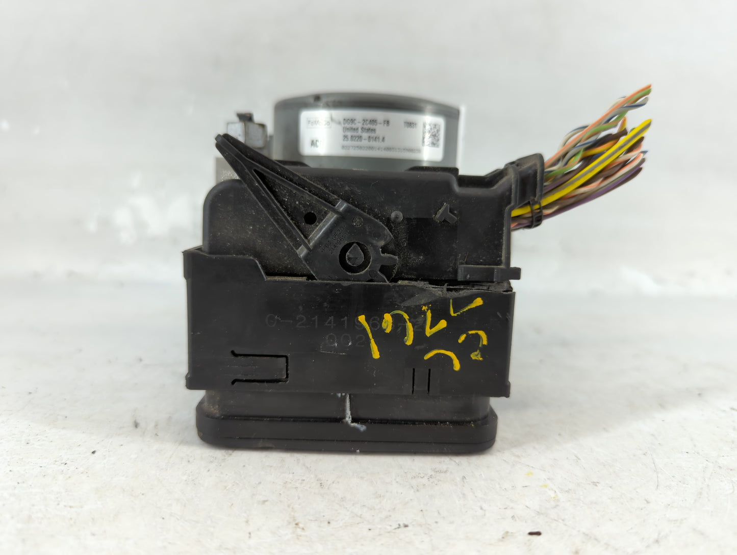 2013 Lincoln Mkz ABS Pump Control Module Replacement P/N:DG9C-2C405-FB Fits OEM Used Auto Parts - Oemusedautoparts1.com
