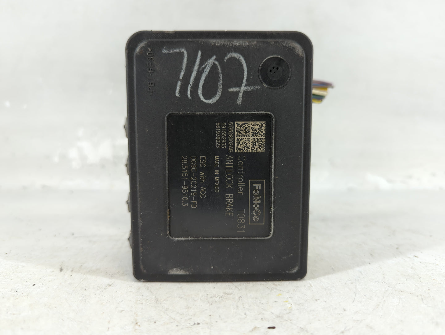 2013 Lincoln Mkz ABS Pump Control Module Replacement P/N:DG9C-2C405-FB Fits OEM Used Auto Parts - Oemusedautoparts1.com