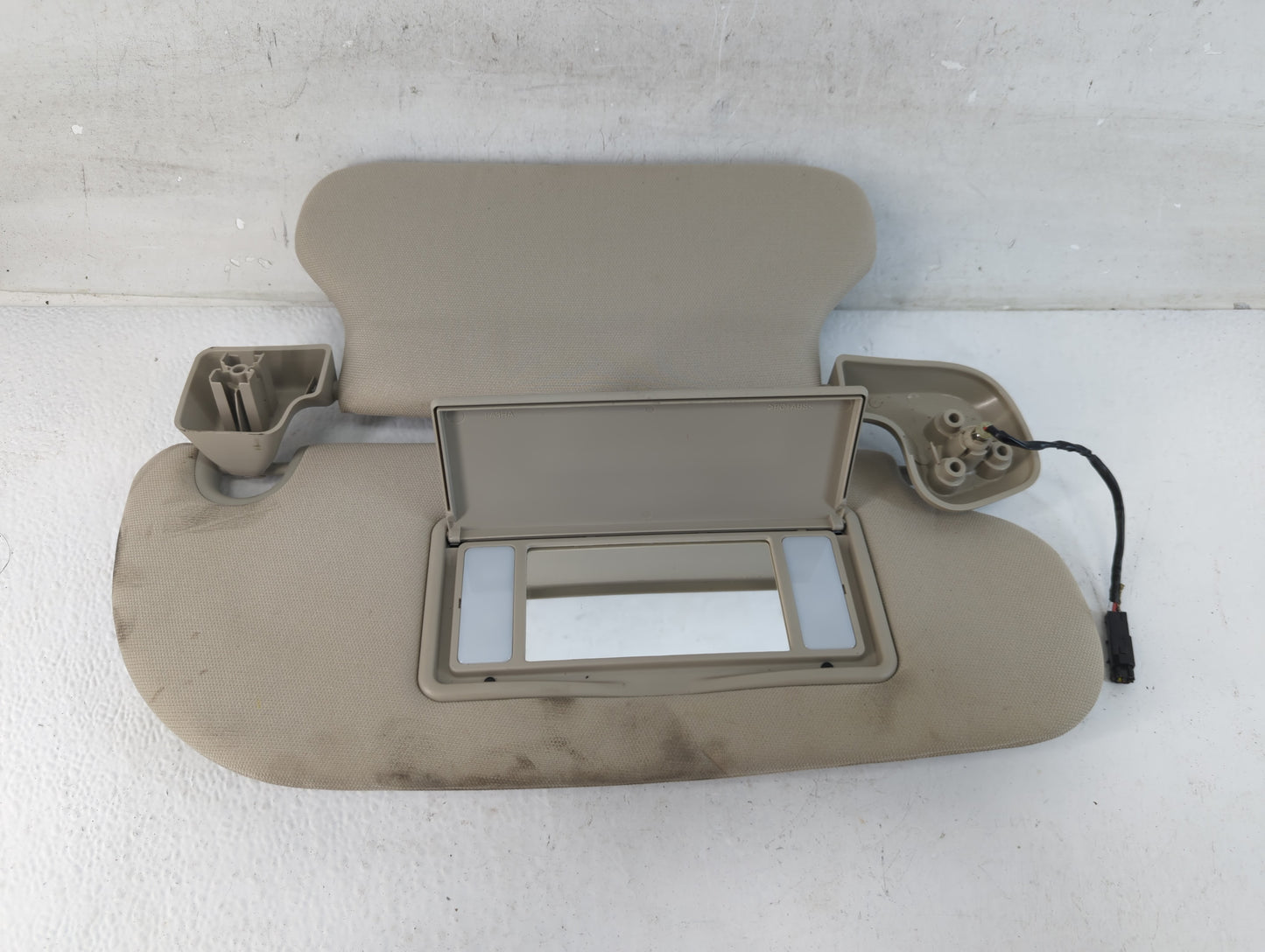 2013 Lincoln Navigator Sun Visor Shade Replacement Passenger Right Mirror Fits OEM Used Auto Parts - Oemusedautoparts1.com
