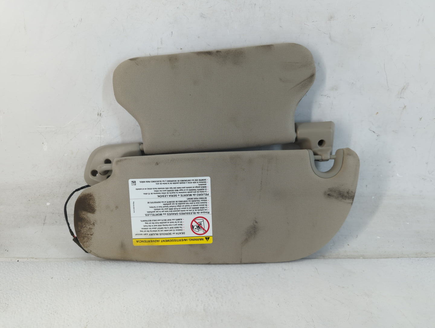 2013 Lincoln Navigator Sun Visor Shade Replacement Passenger Right Mirror Fits OEM Used Auto Parts - Oemusedautoparts1.com
