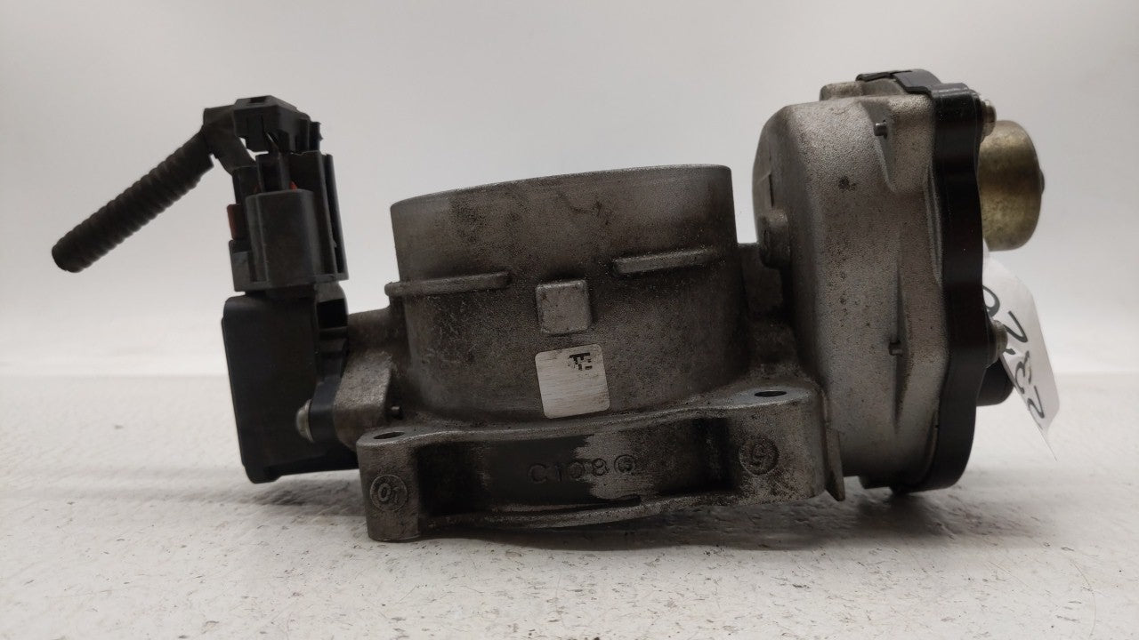 2011-2014 Lincoln Navigator Throttle Body P/N:8L3E-9F991-CA 8L3E-9F991-CB Fits Fits 2010 2011 2012 2013 2014 OEM Used Auto P