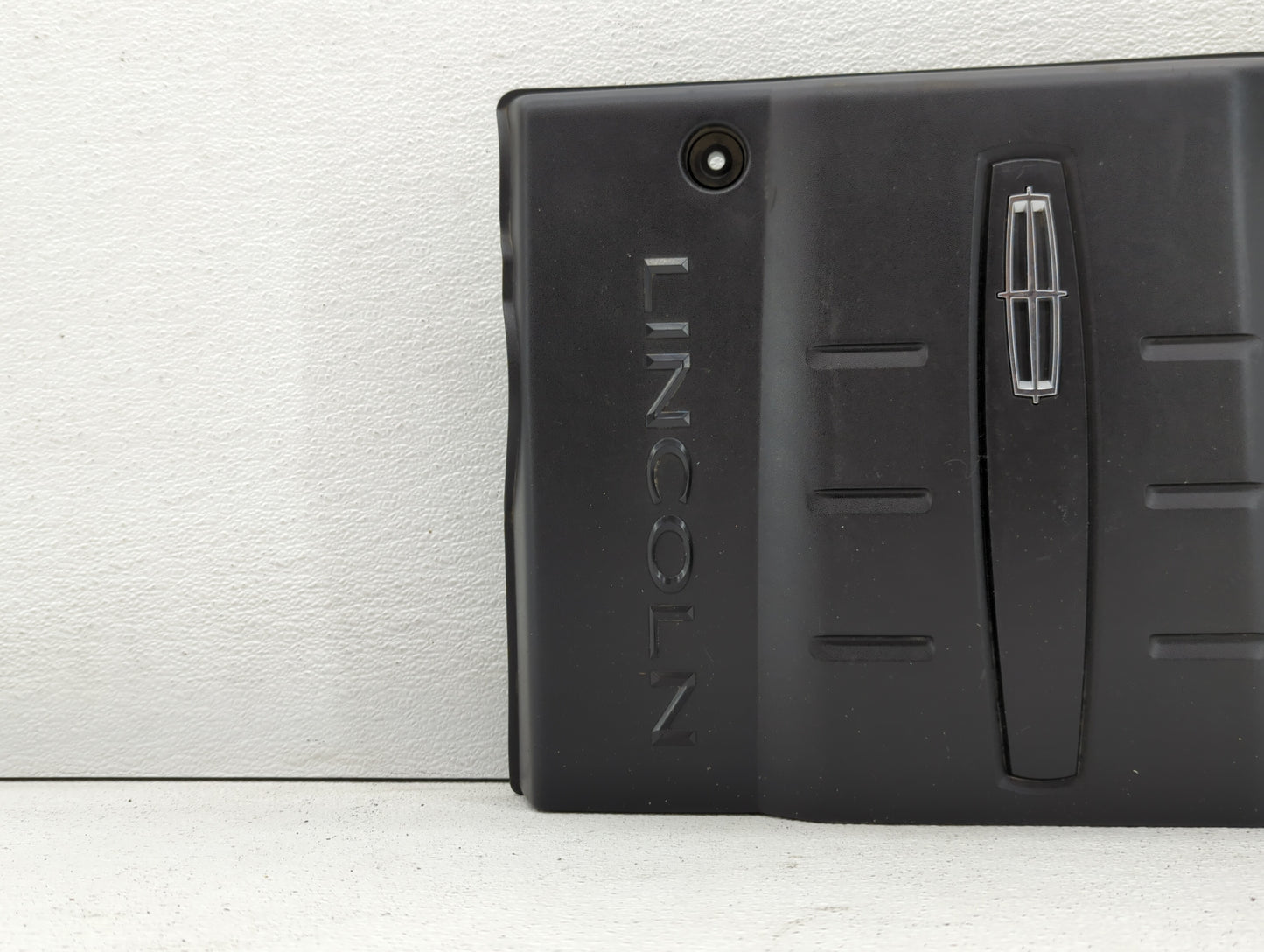 2013 Lincoln Navigator Engine Cover - Oemusedautoparts1.com