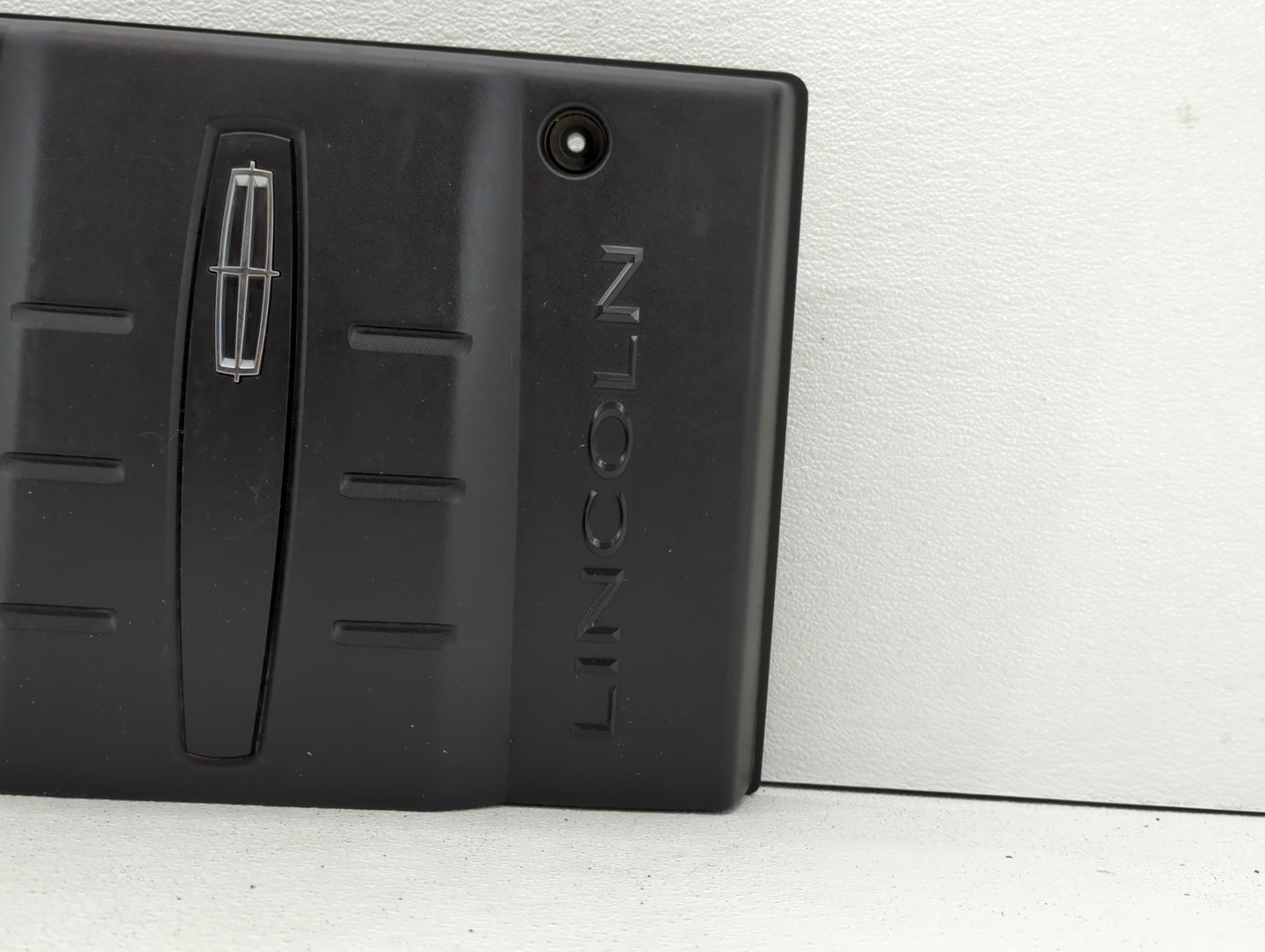 2013 Lincoln Navigator Engine Cover - Oemusedautoparts1.com