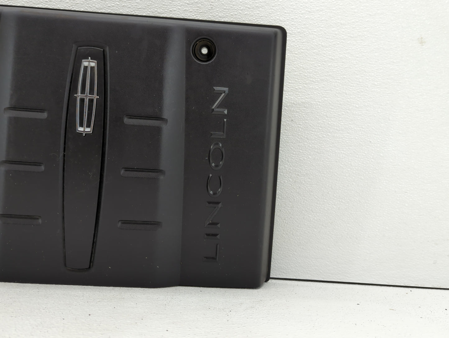 2013 Lincoln Navigator Engine Cover - Oemusedautoparts1.com