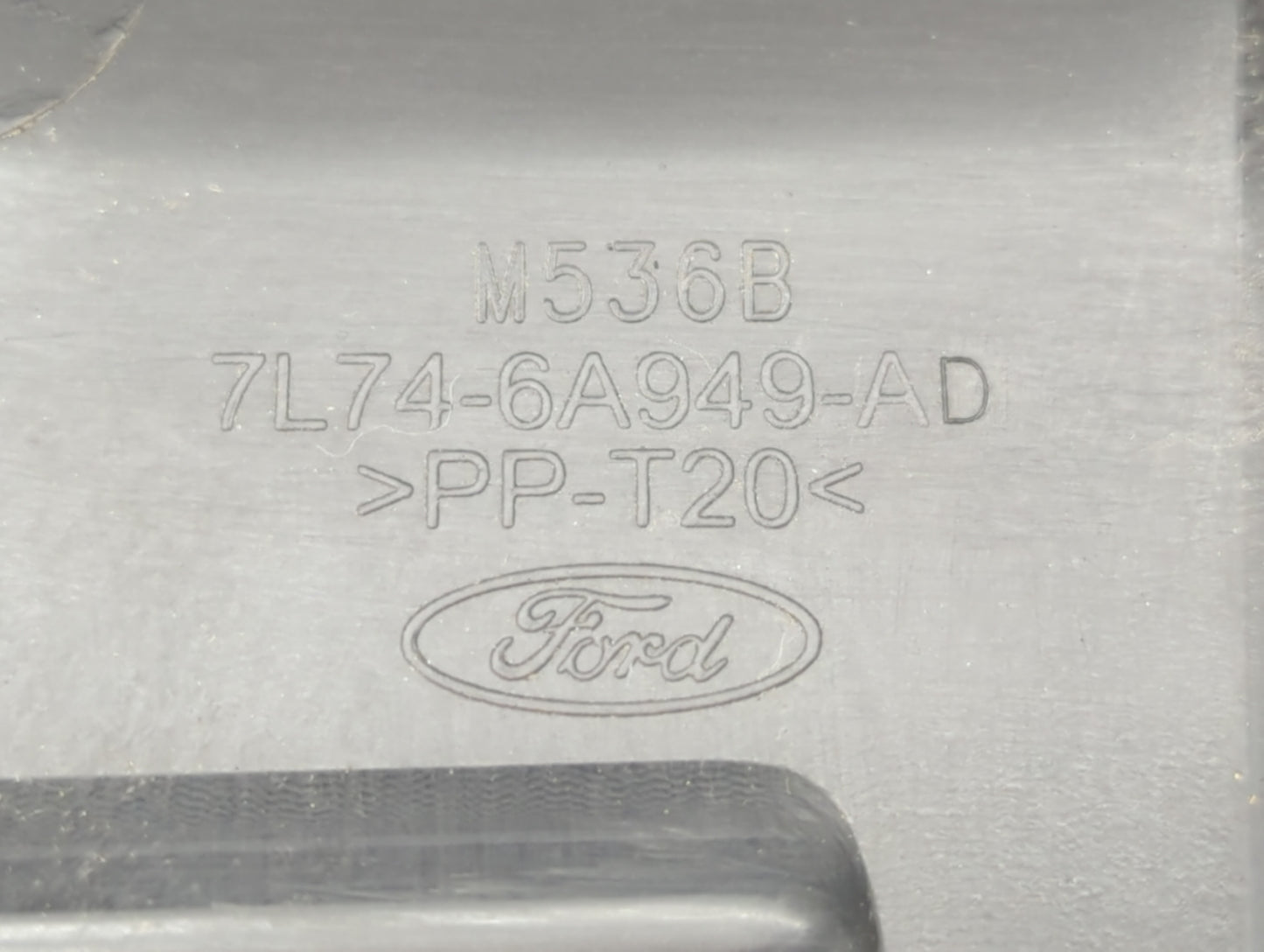 2013 Lincoln Navigator Engine Cover - Oemusedautoparts1.com