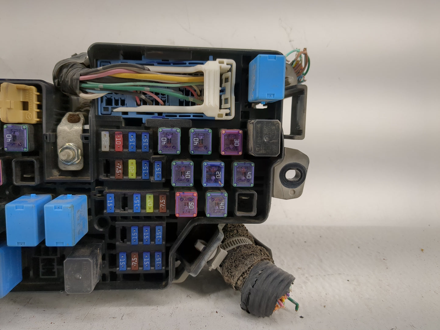 2013 Mazda 3 Fusebox Fuse Box Panel Relay Module Fits OEM Used Auto Parts - Oemusedautoparts1.com