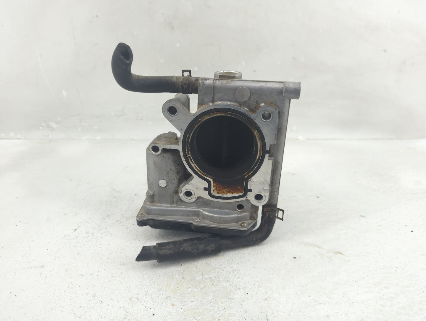 2006-2013 Mazda 3 Throttle Body P/N:L3R4 13 640 Fits Fits 2006 2007 2008 2009 2010 2011 2012 2013 OEM Used Auto Parts - Oemu