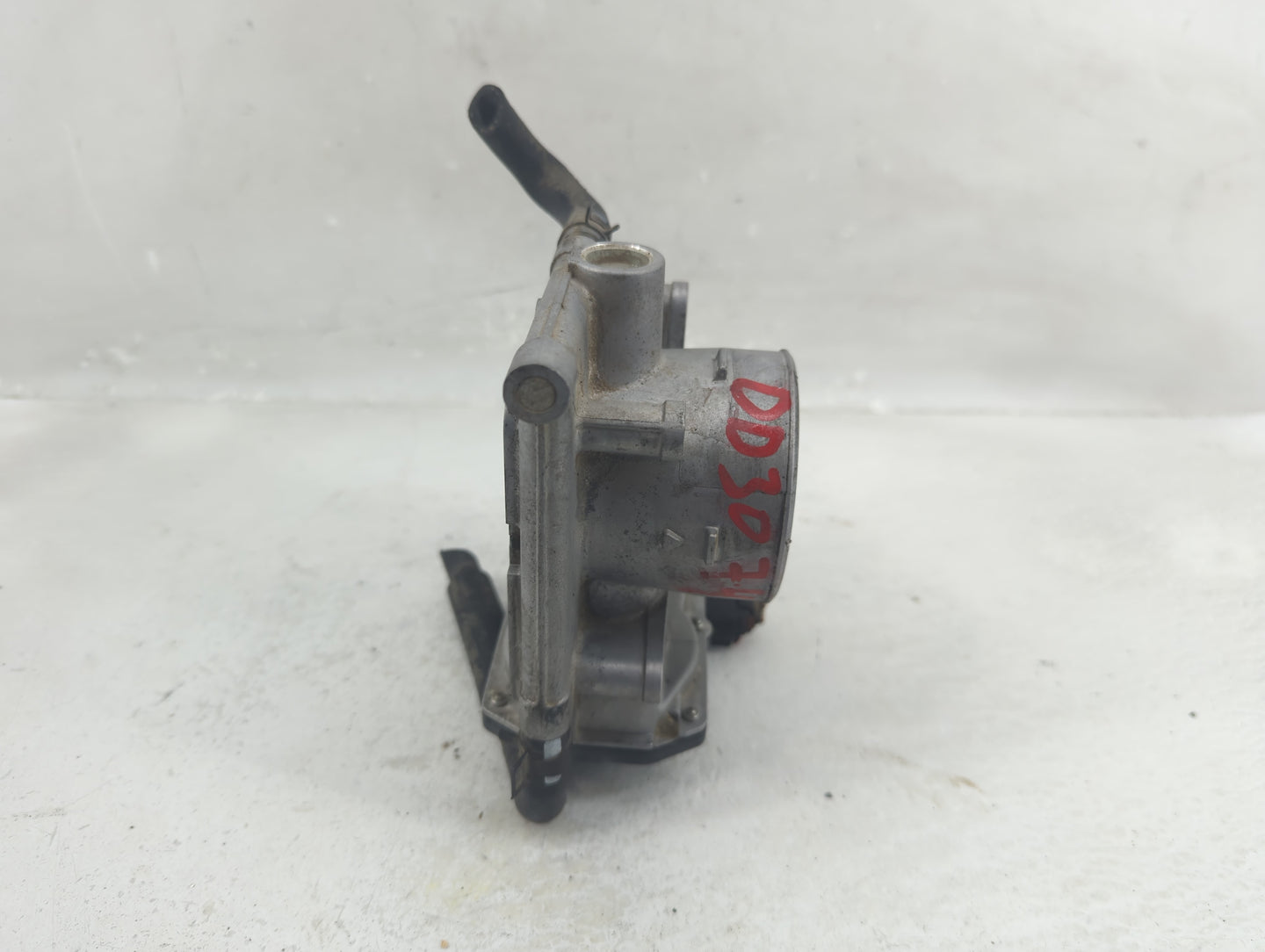 2006-2013 Mazda 3 Throttle Body P/N:L3R4 13 640 Fits Fits 2006 2007 2008 2009 2010 2011 2012 2013 OEM Used Auto Parts - Oemu