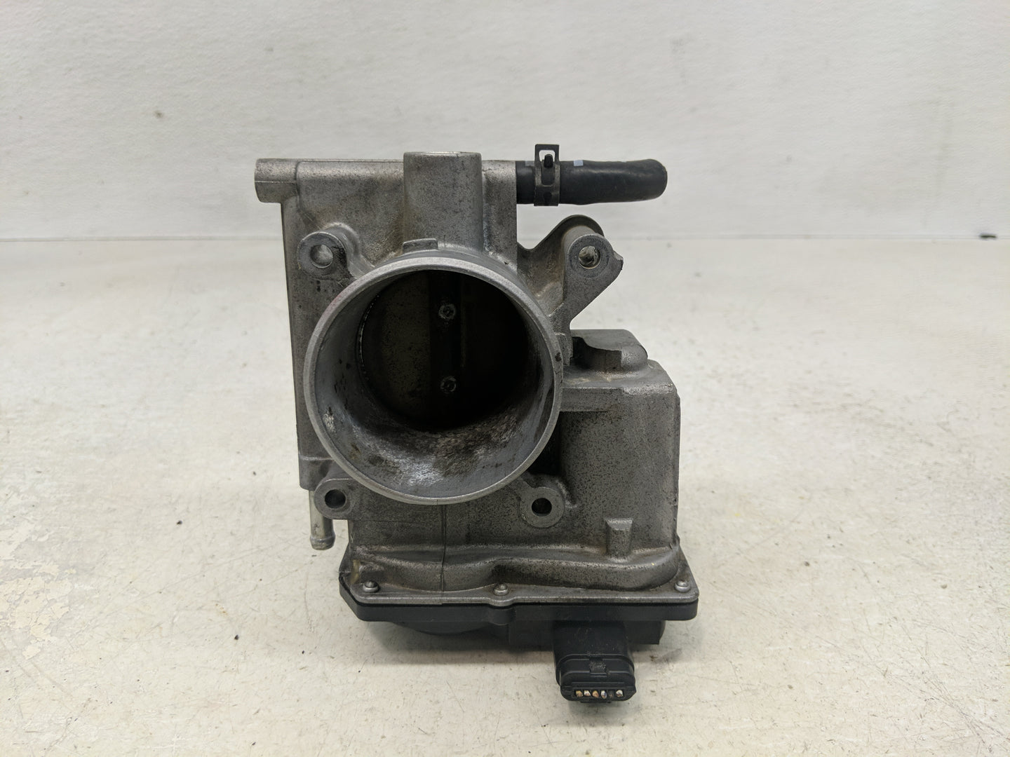 2006-2013 Mazda 3 Throttle Body P/N:L3RA 13 640 Fits Fits 2006 2007 2008 2009 2010 2011 2012 2013 OEM Used Auto Parts - Oemu