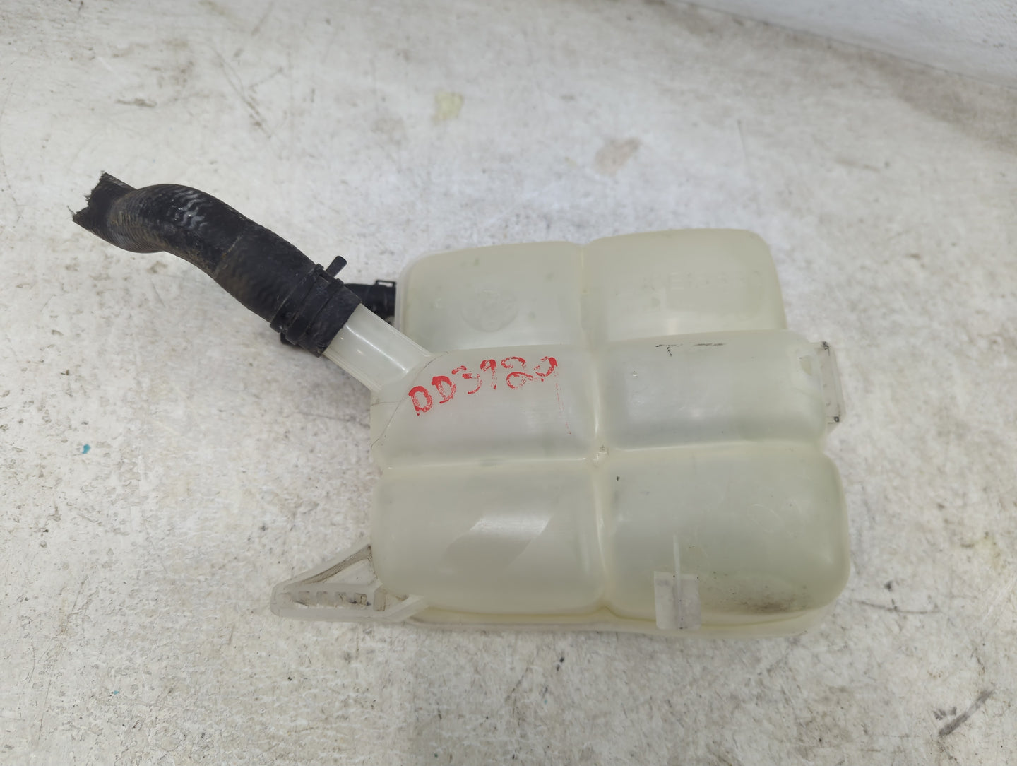 2010-2013 Mazda 3 Radiator Coolant Overflow Expansion Tank Bottle 1449340 - Oemusedautoparts1.com