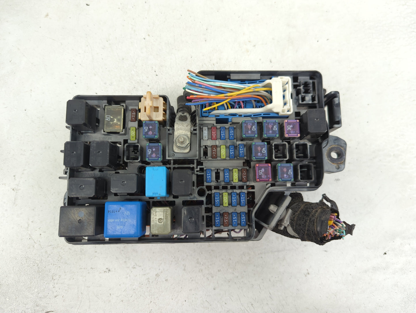 2013 Mazda 3 Fusebox Fuse Box Panel Relay Module Fits OEM Used Auto Parts - Oemusedautoparts1.com