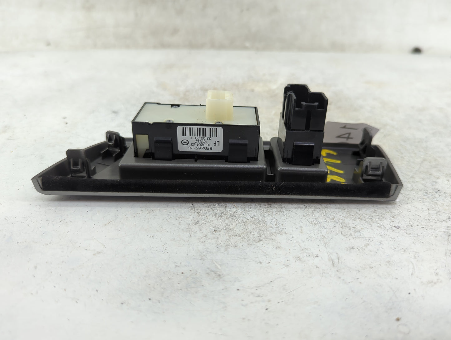 2010-2013 Mazda 3 Dash Panel - Oem 1466552 - Oemusedautoparts1.com