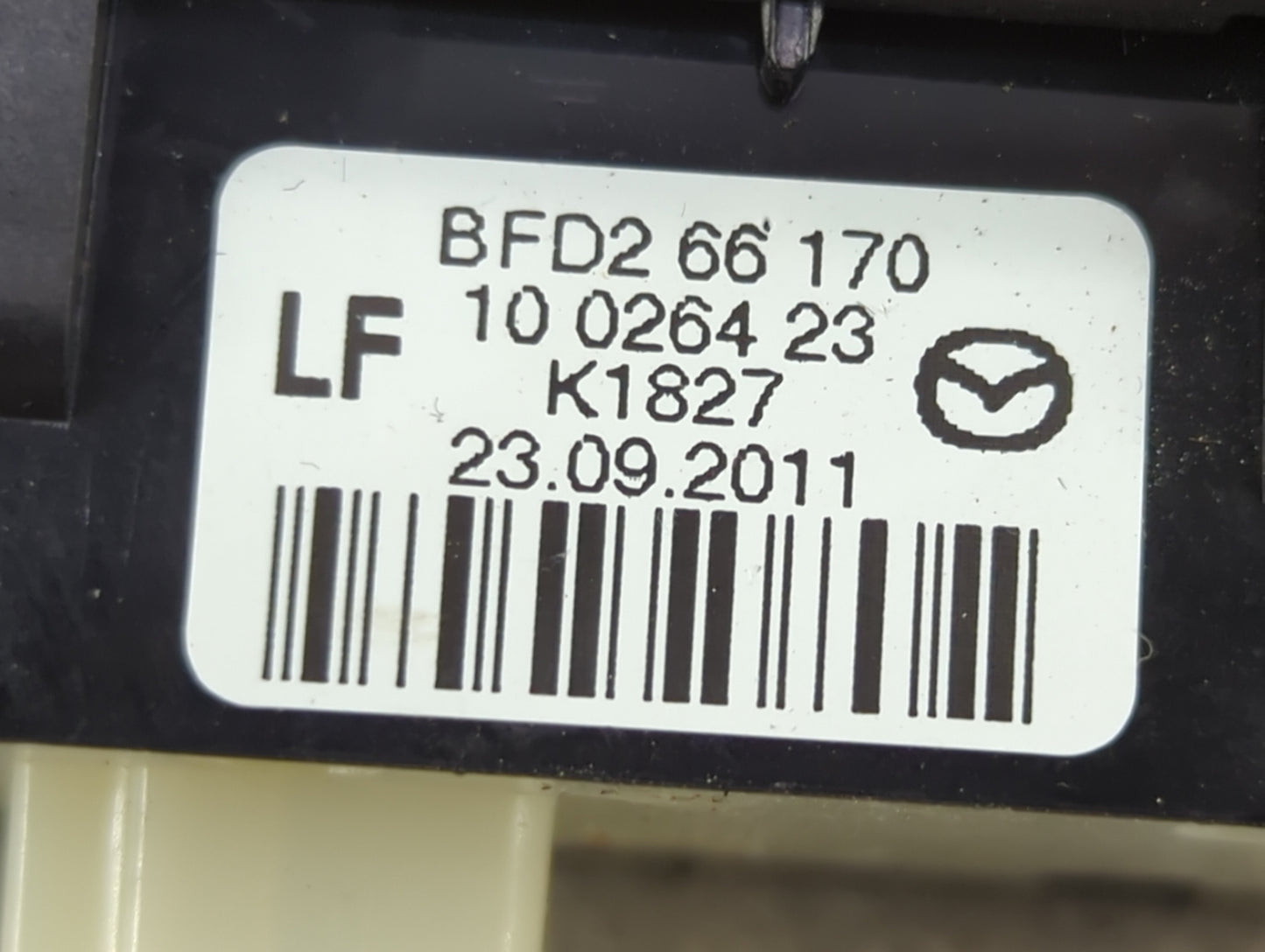 2010-2013 Mazda 3 Dash Panel - Oem 1466552 - Oemusedautoparts1.com