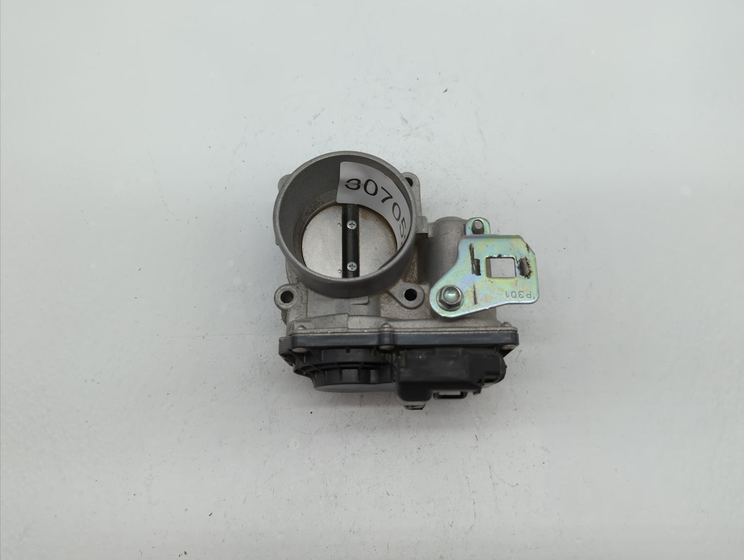 2012-2014 Mazda 3 Throttle Body P/N:PE01 13 640 A PE01 13 640 B, 152009S18 Fits Fits 2012 2013 2014 OEM Used Auto Parts - Oe