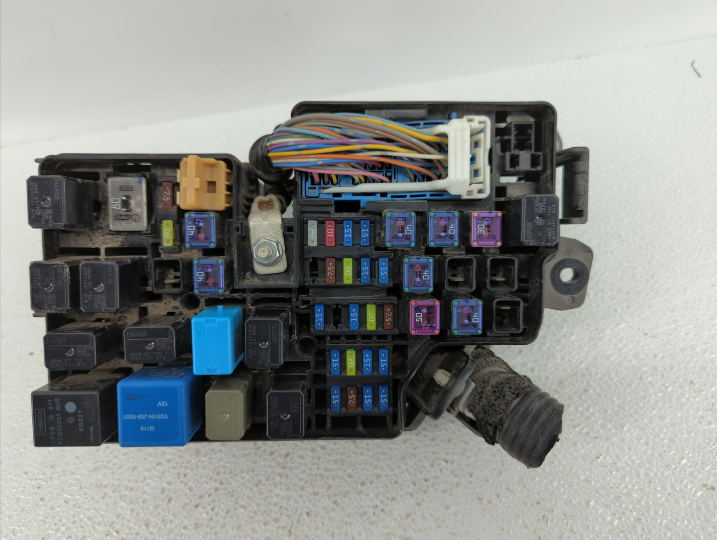 2013 Mazda 3 Fusebox Fuse Box Panel Relay Module P/N:BBM6-66761 BFD2-66761 Fits OEM Used Auto Parts - Oemusedautoparts1.com