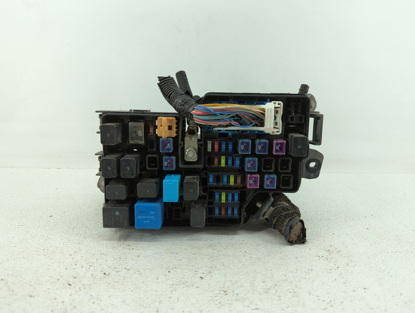 2013 Mazda 3 Fusebox Fuse Box Panel Relay Module P/N:BBM6-66761 BFD2-66761 Fits OEM Used Auto Parts - Oemusedautoparts1.com