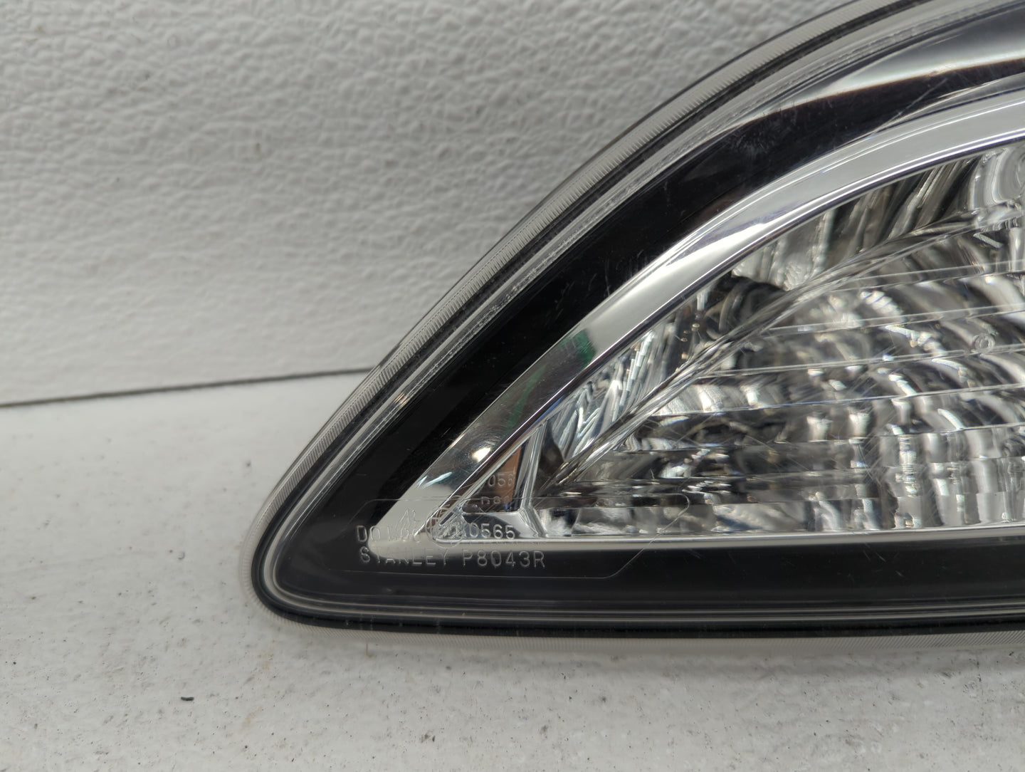 2010-2013 Mazda 3 Tail Light Assembly Passenger Right OEM P/N:P8043 BBM4 51 3F0 Fits Fits 2010 2011 2012 2013 OEM Used Auto 