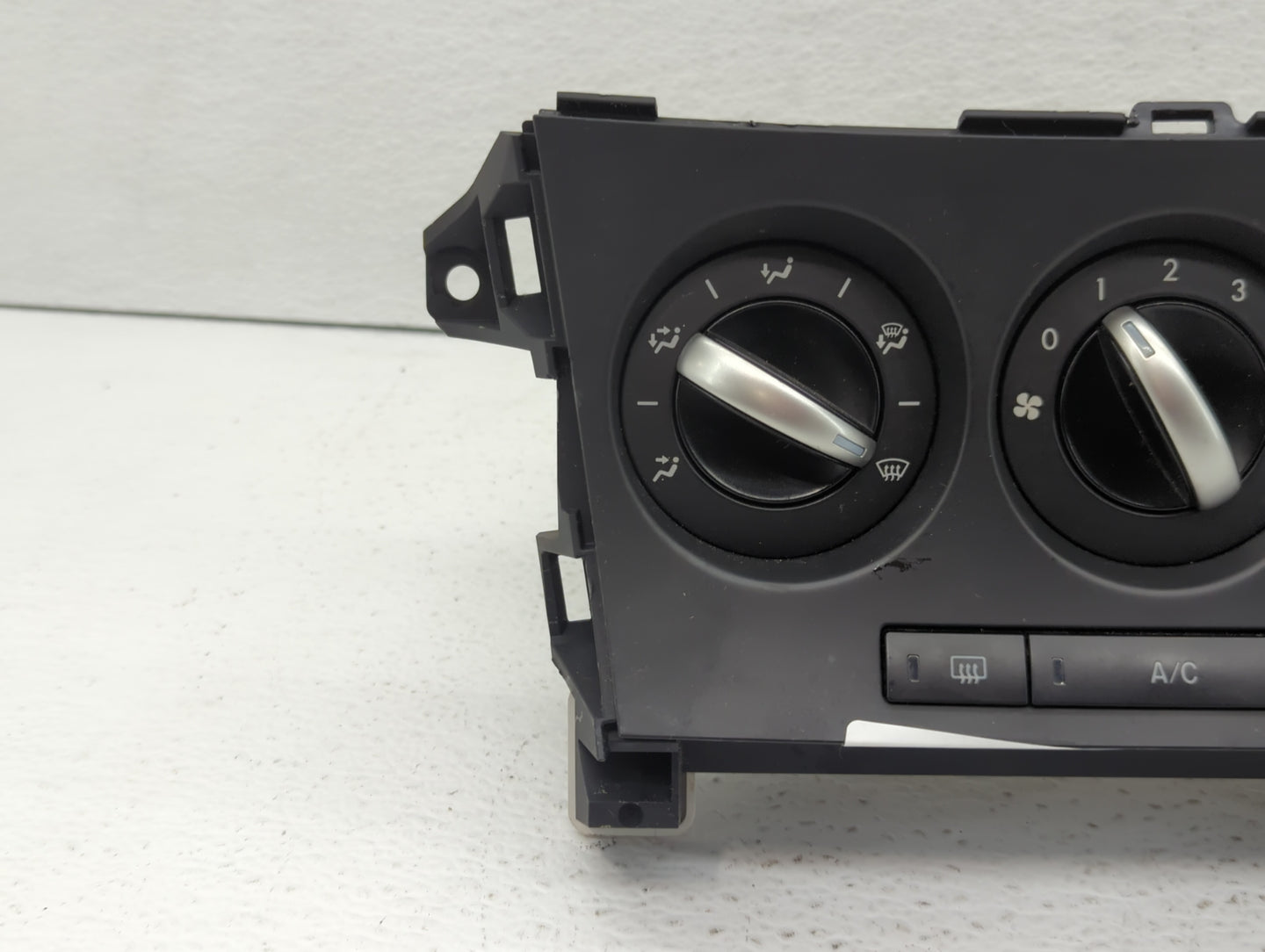 2012-2013 Mazda 3 Climate Control Module Temperature AC/Heater Replacement P/N:BGV5 Fits Fits 2012 2013 OEM Used Auto Parts 