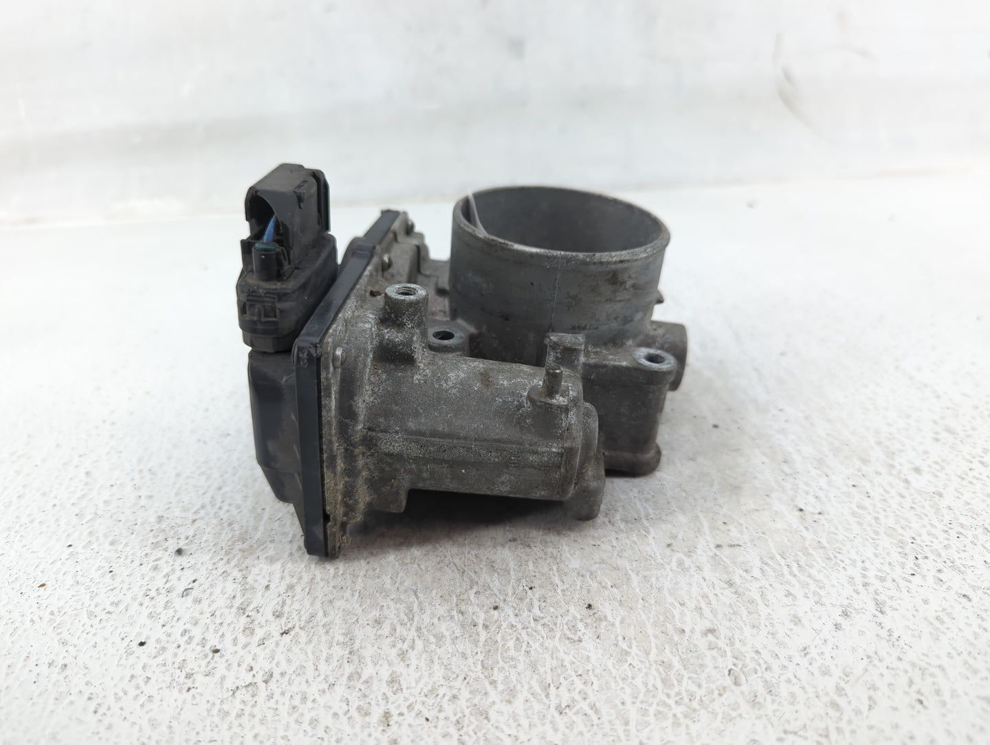 2012-2018 Mazda 3 Throttle Body P/N:C2338 12P07 Fits Fits 2012 2013 2014 2015 2016 2017 2018 OEM Used Auto Parts - Oemusedau