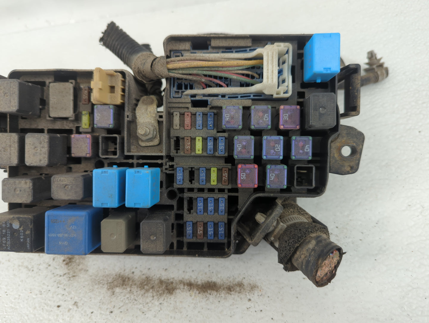 2013-2013 Mazda 3 Chassis Control Module Ccm Bcm Body Control K2441 - Oemusedautoparts1.com