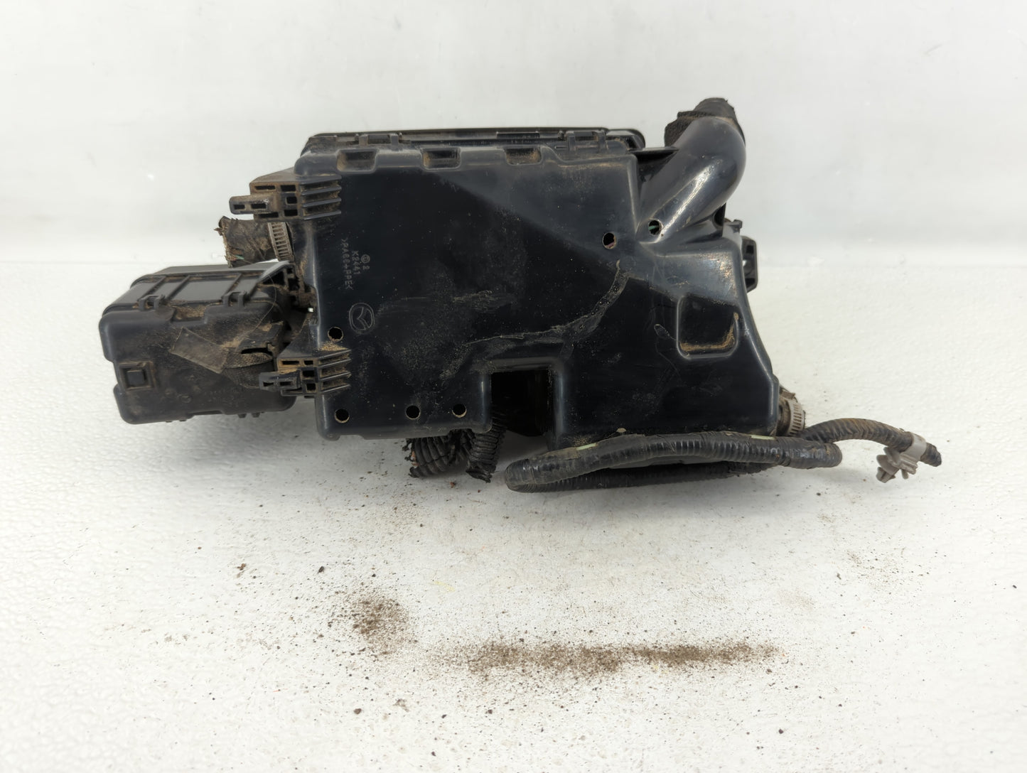2013-2013 Mazda 3 Chassis Control Module Ccm Bcm Body Control K2441 - Oemusedautoparts1.com