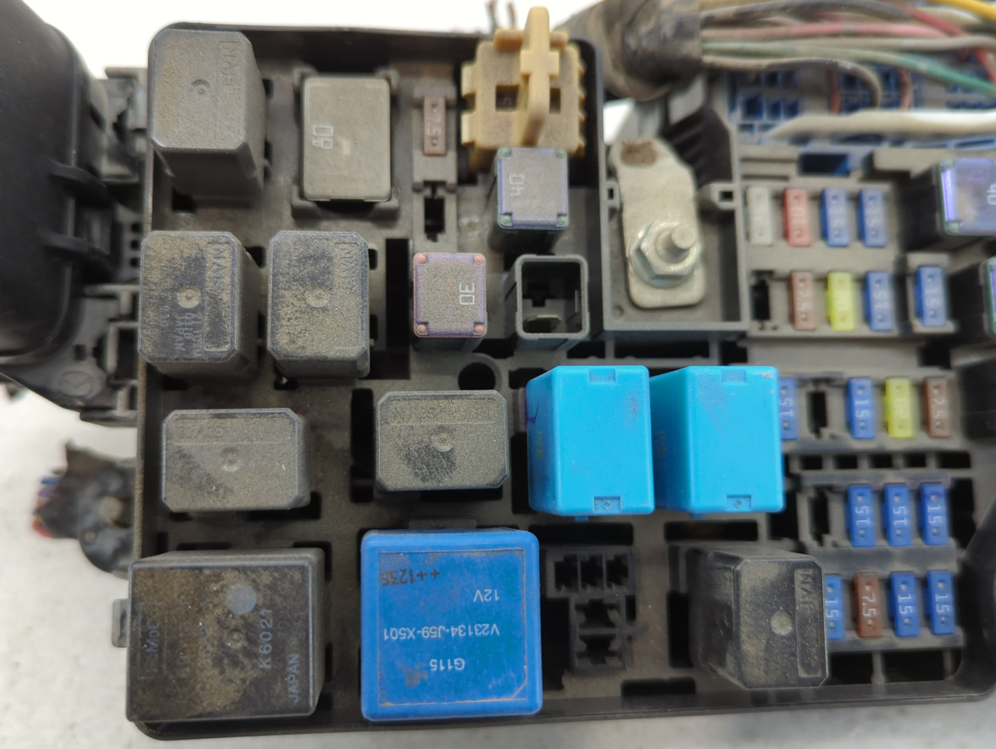 2010-2013 Mazda 3 Fusebox Fuse Box Relay Module Tipm Pa66+ppe|k2441 - Oemusedautoparts1.com