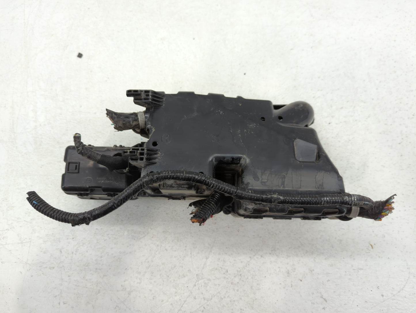 2010-2013 Mazda 3 Fusebox Fuse Box Relay Module Tipm Pa66+ppe|k2441 - Oemusedautoparts1.com