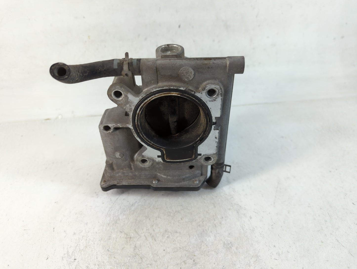 2010-2013 Mazda 3 Throttle Body P/N:125100424 L3R4 13 640 Fits Fits 2009 2010 2011 2012 2013 2014 2015 2016 2017 OEM Used Au