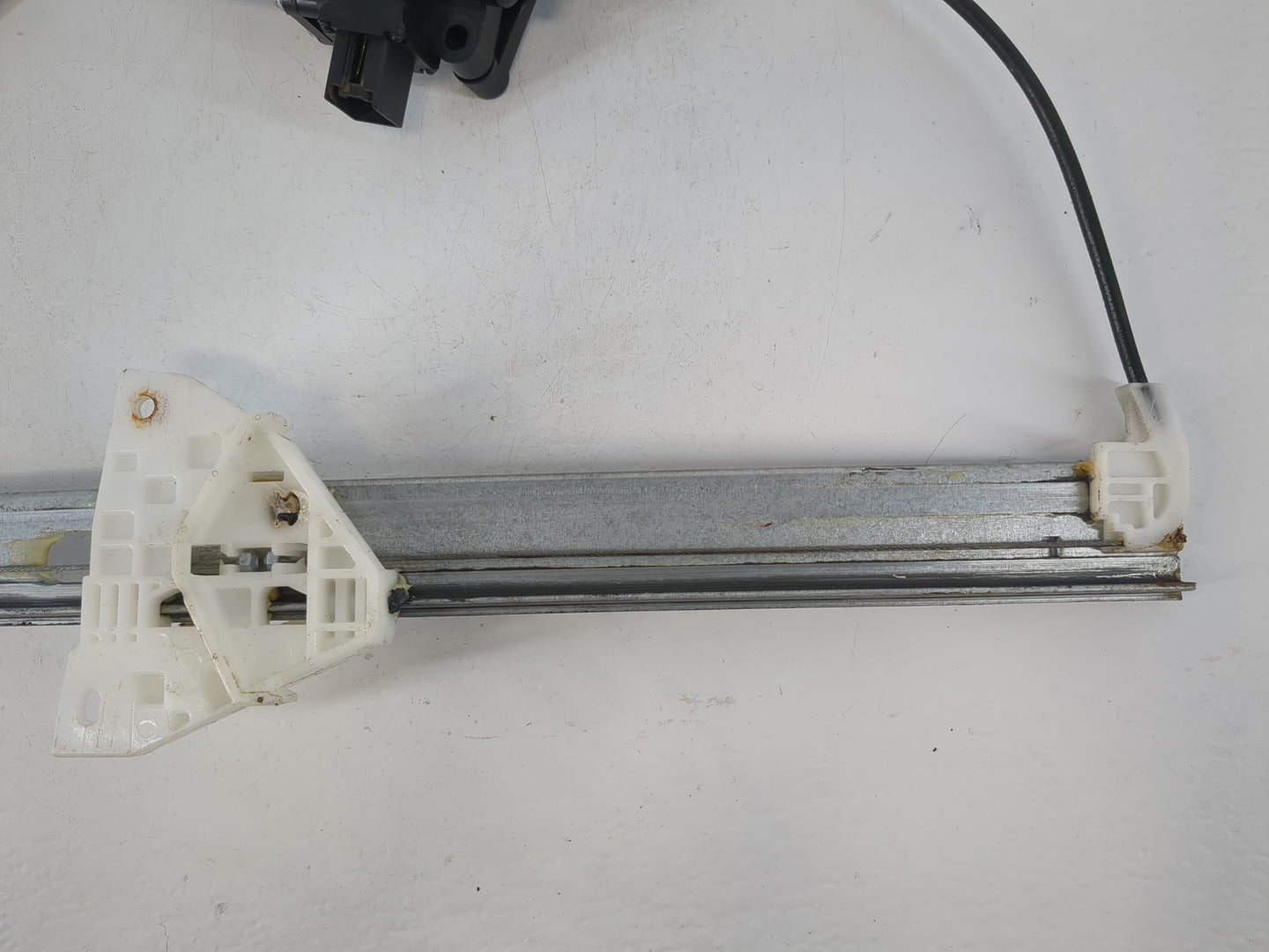 2010-2013 Mazda 3 Passenger Front Right Power Window Motor - Oemusedautoparts1.com