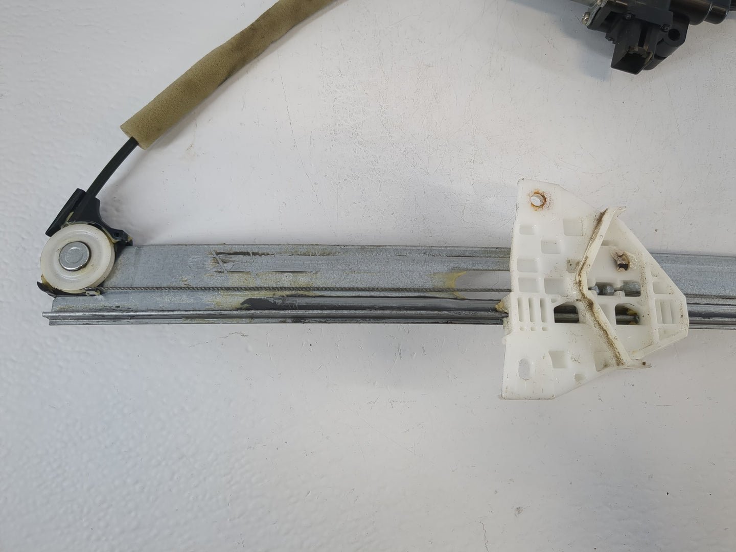 2010-2013 Mazda 3 Passenger Front Right Power Window Motor - Oemusedautoparts1.com