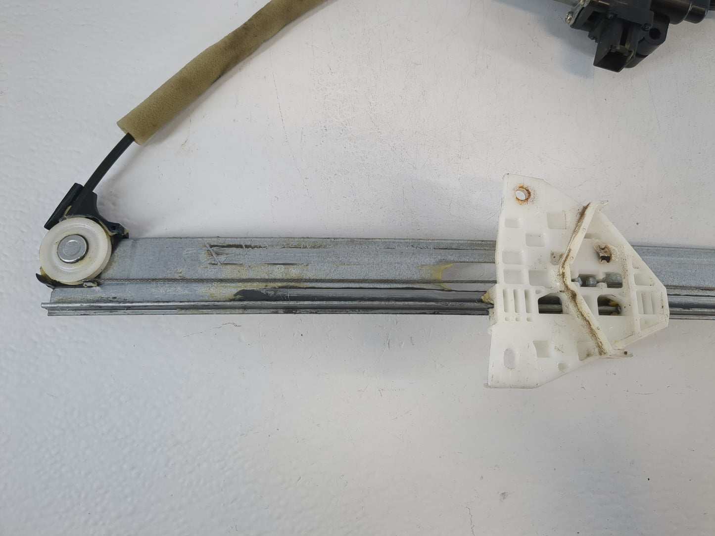 2010-2013 Mazda 3 Passenger Front Right Power Window Motor - Oemusedautoparts1.com