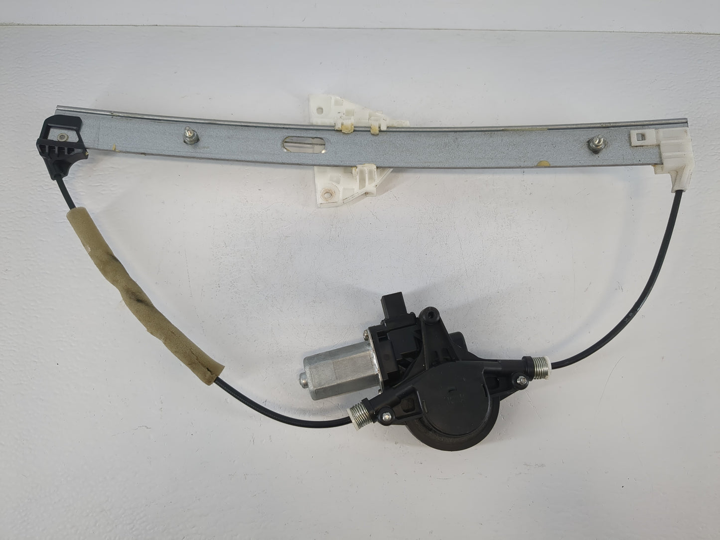 2010-2013 Mazda 3 Passenger Front Right Power Window Motor - Oemusedautoparts1.com