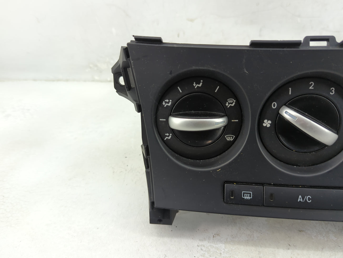 2013 Mazda 3 Climate Control Module Temperature AC/Heater Replacement P/N:BGV5 Fits OEM Used Auto Parts - Oemusedautoparts1.