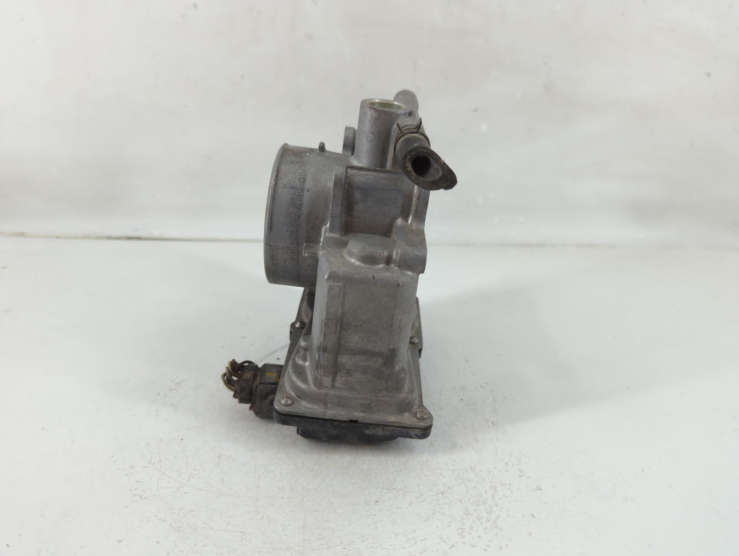 2012-2017 Mazda 5 Throttle Body P/N:9B4G-9F991-A Fits Fits 2009 2010 2011 2012 2013 2014 2015 2016 2017 OEM Used Auto Parts 