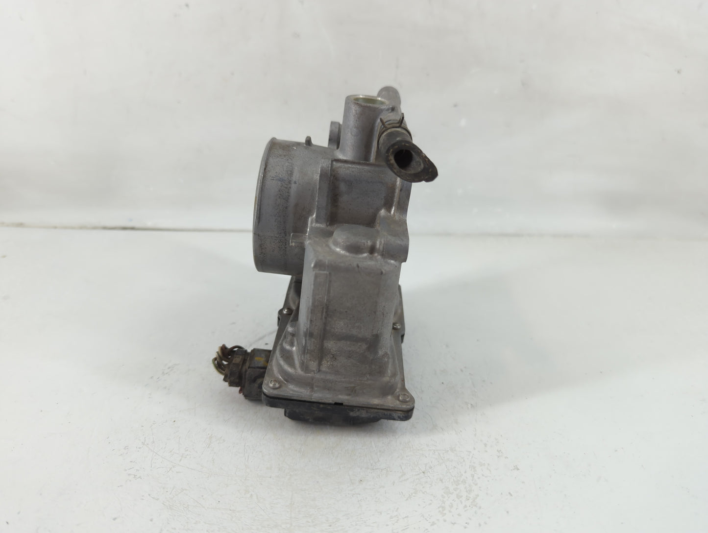 2012-2017 Mazda 5 Throttle Body P/N:9B4G-9F991-A Fits Fits 2009 2010 2011 2012 2013 2014 2015 2016 2017 OEM Used Auto Parts 