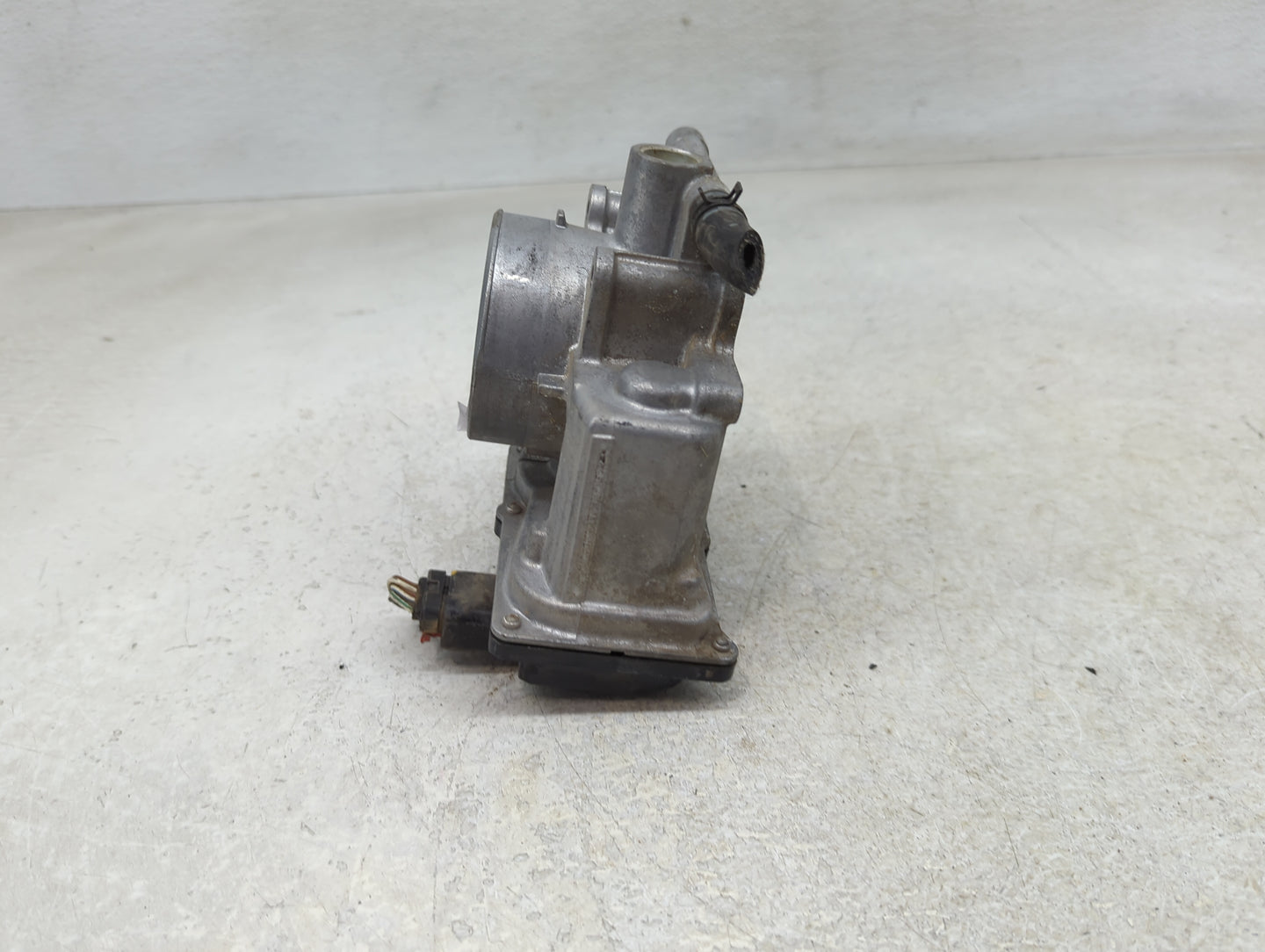2012-2017 Mazda 5 Throttle Body P/N:L502 13 640 B 9B4G-9F991-A Fits Fits 2009 2010 2011 2012 2013 2014 2015 2016 2017 OEM Us