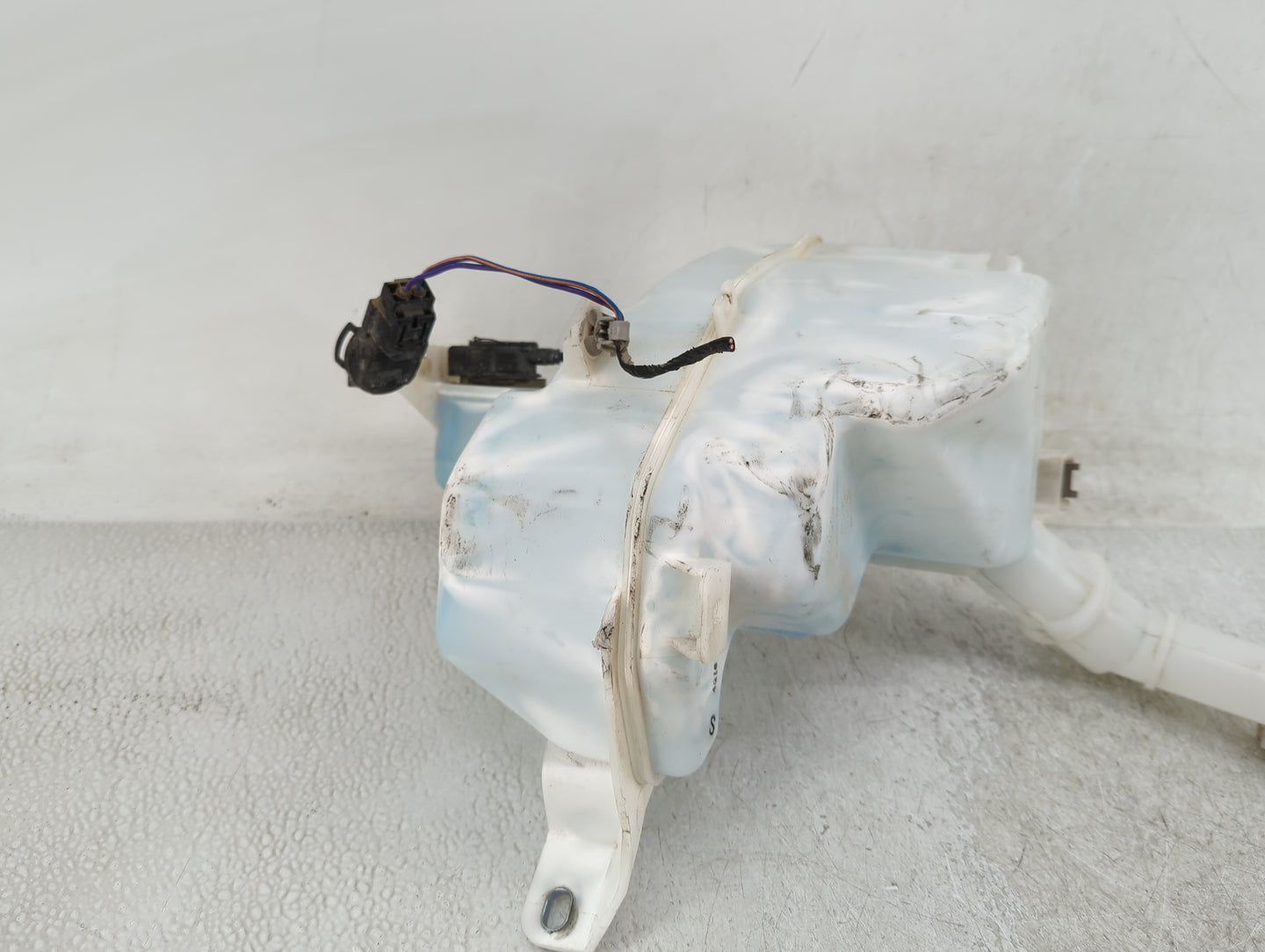 2012-2017 Mazda 5 Windshield Washer Fluid Reservoir Bottle Oem - Oemusedautoparts1.com