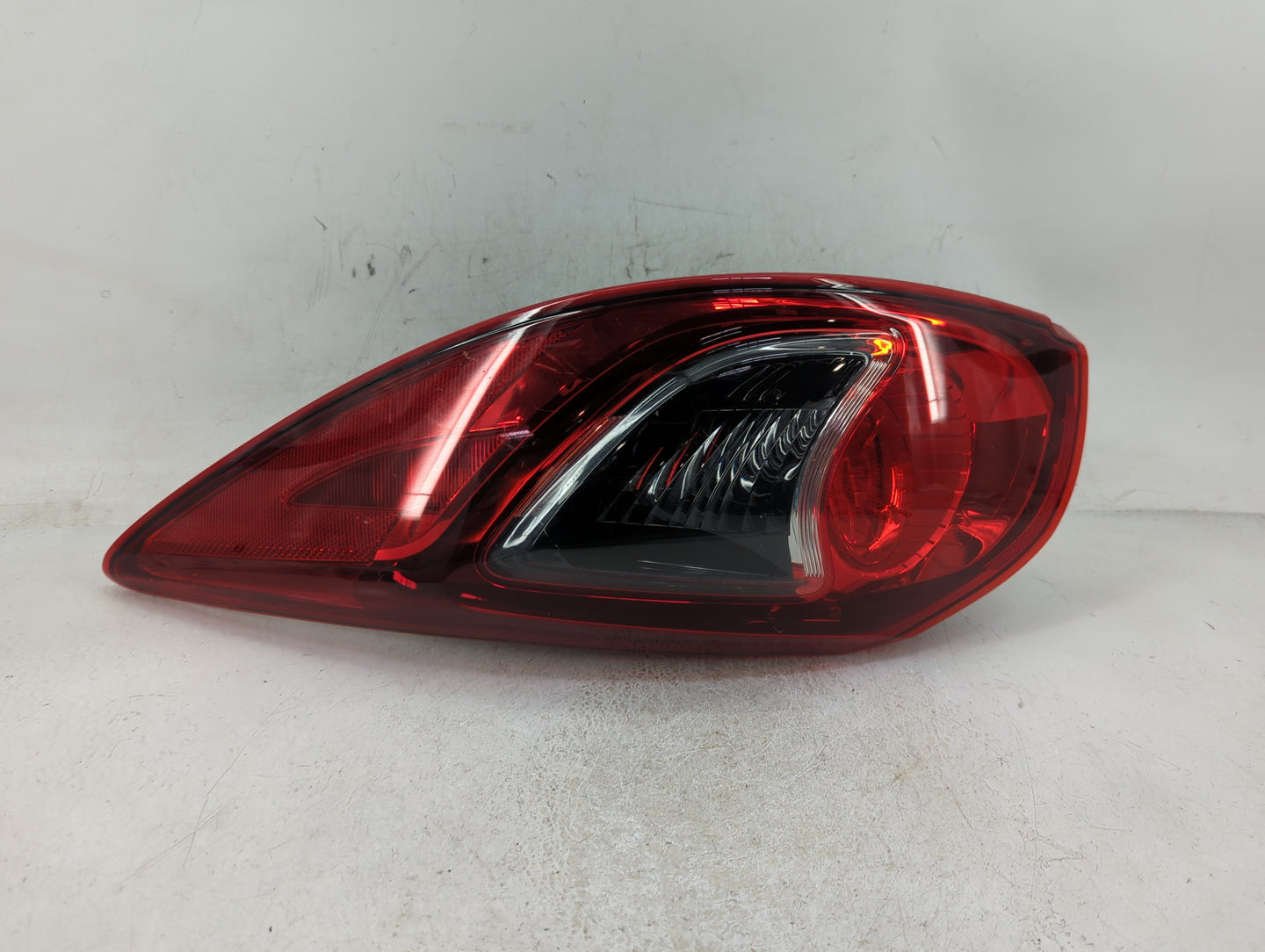 2013-2016 Mazda Cx-5 Tail Light Assembly Passenger Right OEM Fits Fits 2013 2014 2015 2016 OEM Used Auto Parts - Oemusedauto