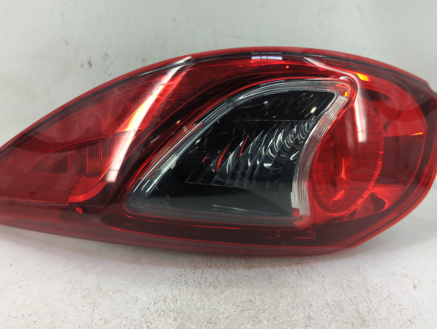 2013-2016 Mazda Cx-5 Tail Light Assembly Passenger Right OEM Fits Fits 2013 2014 2015 2016 OEM Used Auto Parts - Oemusedauto