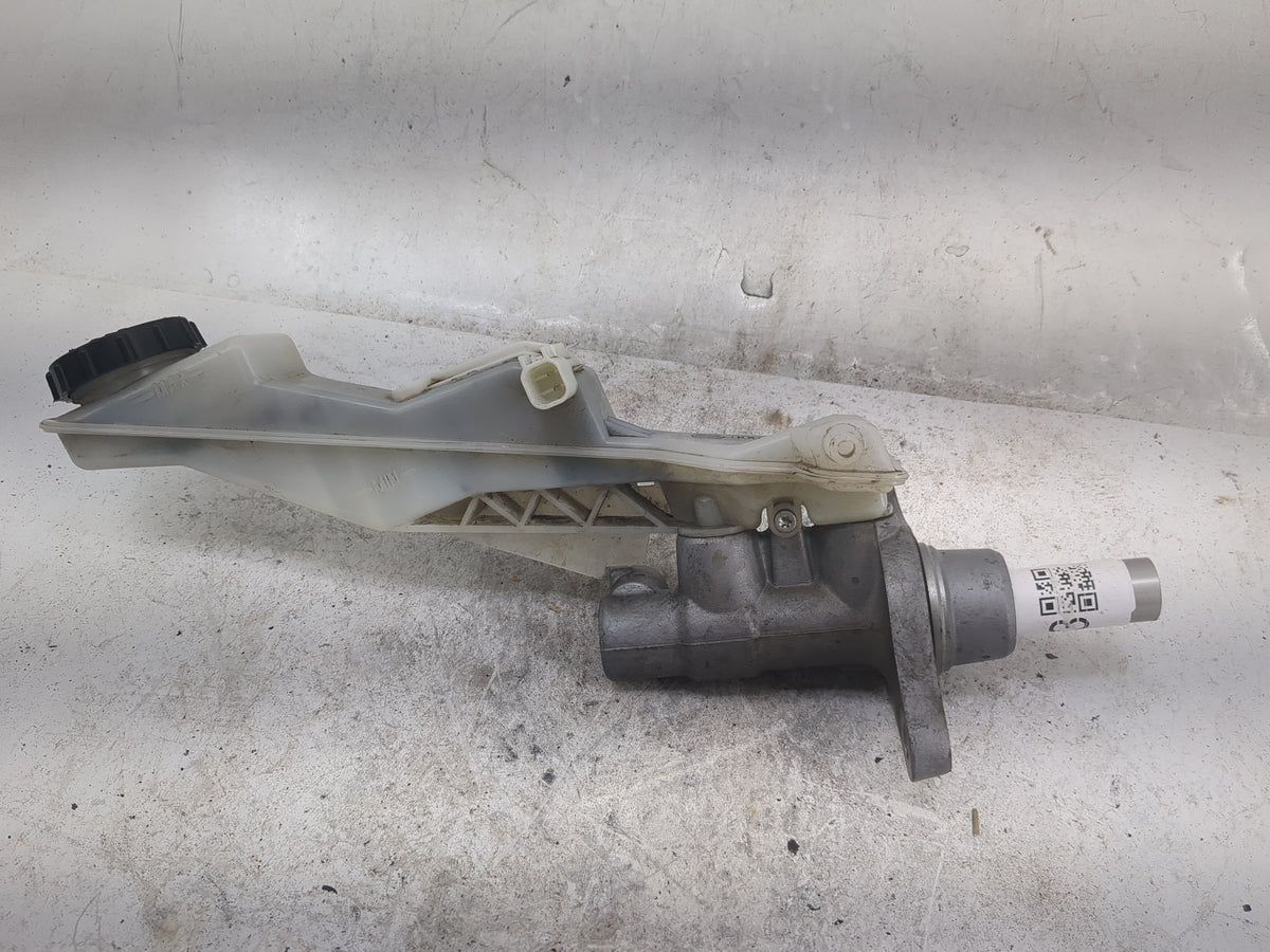2013 Mazda Cx-5 Brake Master Cylinder - Oemusedautoparts1.com