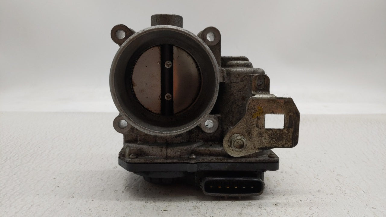 2013-2014 Mazda Cx-5 Throttle Body P/N:PE01 13 640 A PE01 13 640 B, 152009S18, 640 K4238 6R26 Fits Fits 2012 2013 2014 OEM U